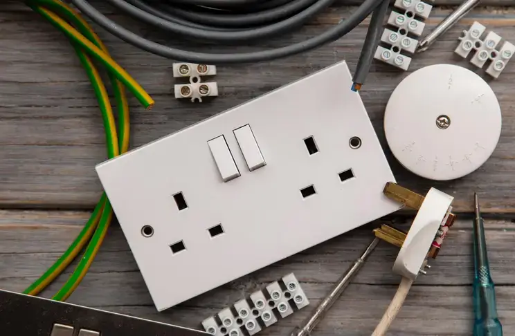 Electrical socket wiring