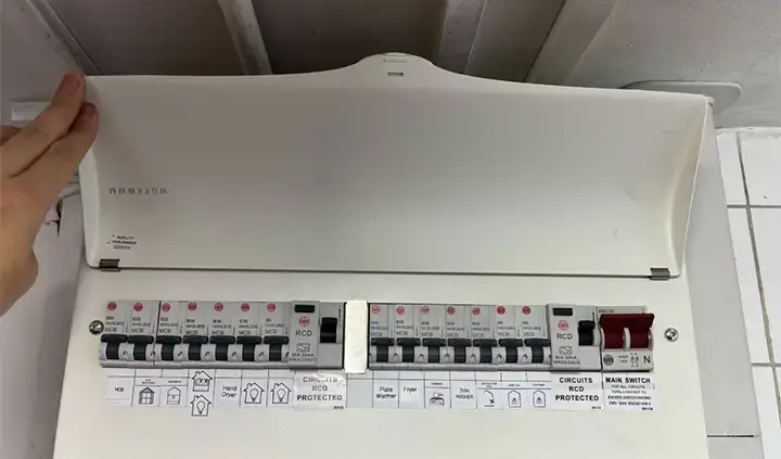 Wylex modern fusebox